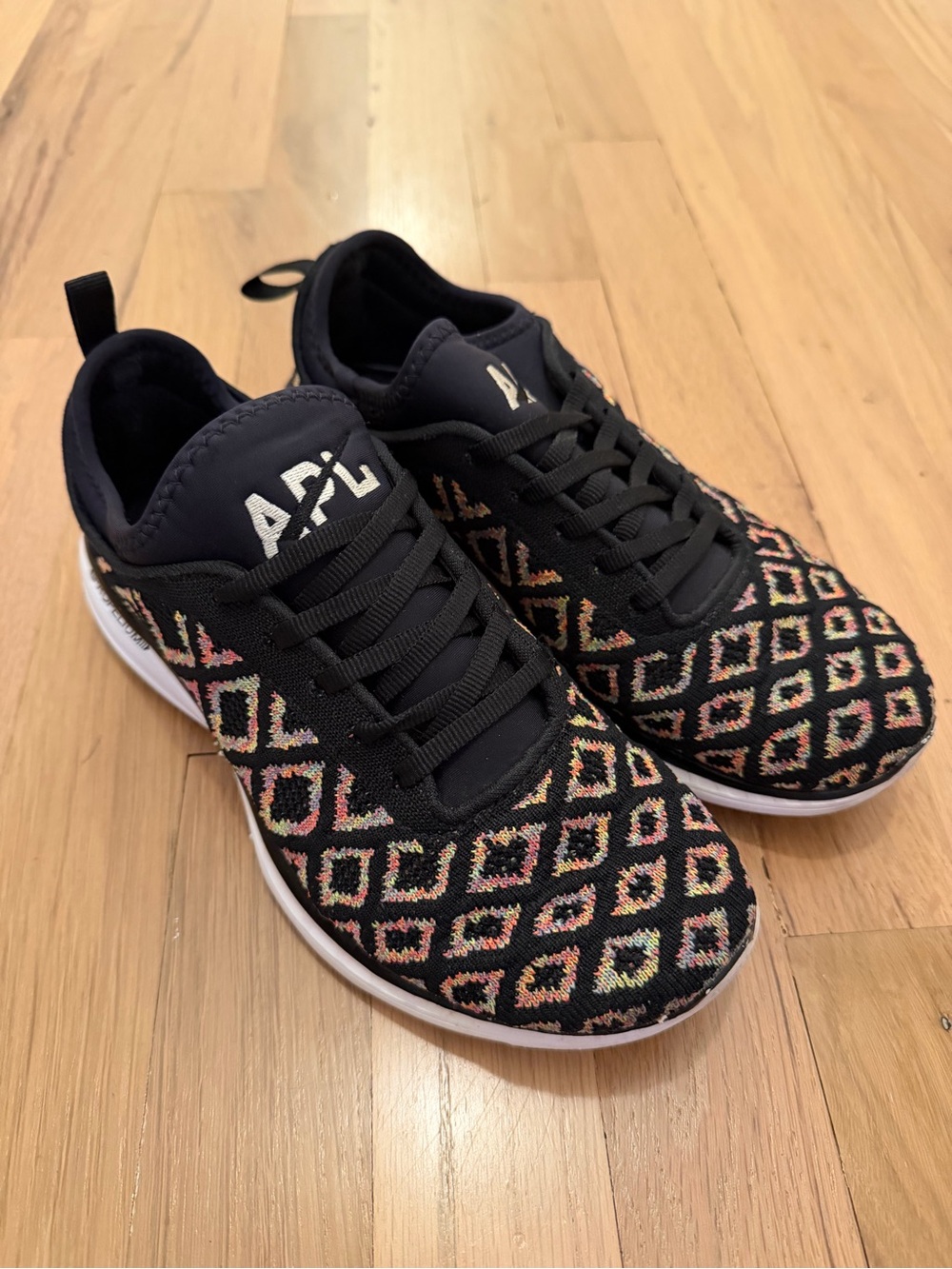 APL Womens Size 7. Techloom Phantom